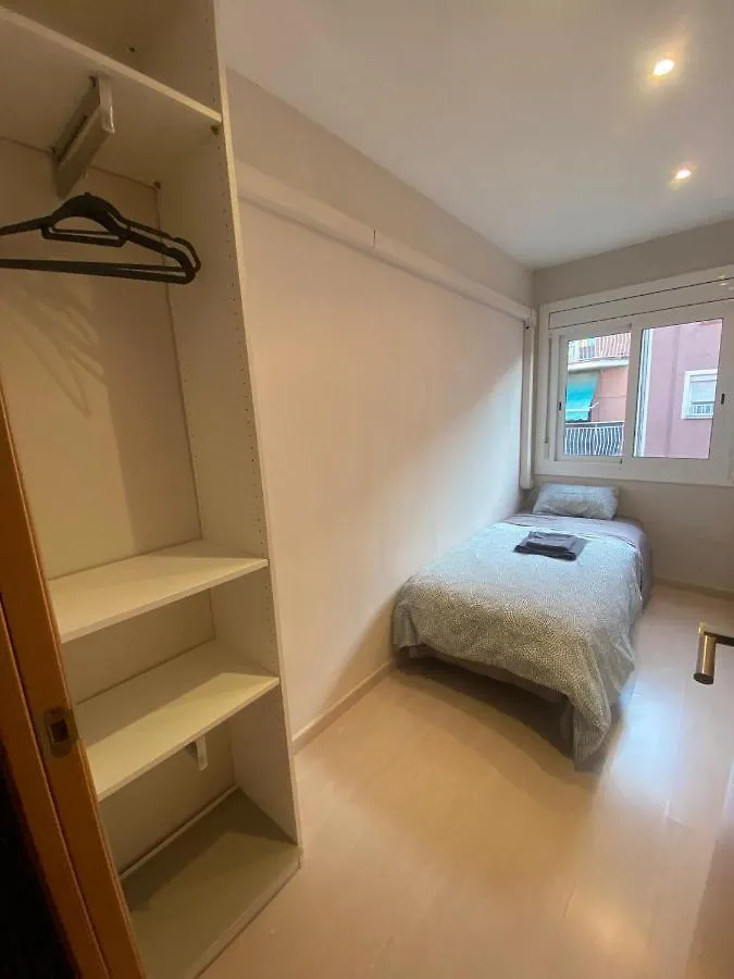 Cozy Apartment At A Great Location! L'Hospitalet de Llobregat 0*,